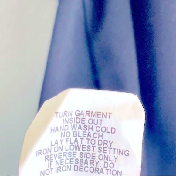 WINDSOR Chic Sleeveless dress or top with sequins perfect for the holiday - Picture 4 of 8